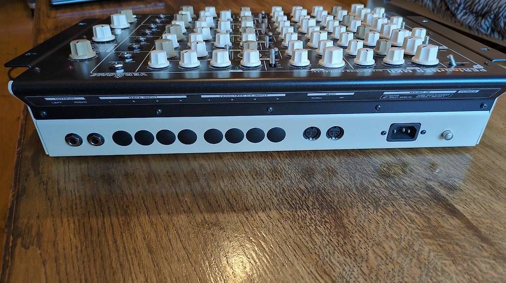 Vermona Instruments de musique: Vermona Perfourmer MKII – D'occasion à Vevey par OddEcho 4
