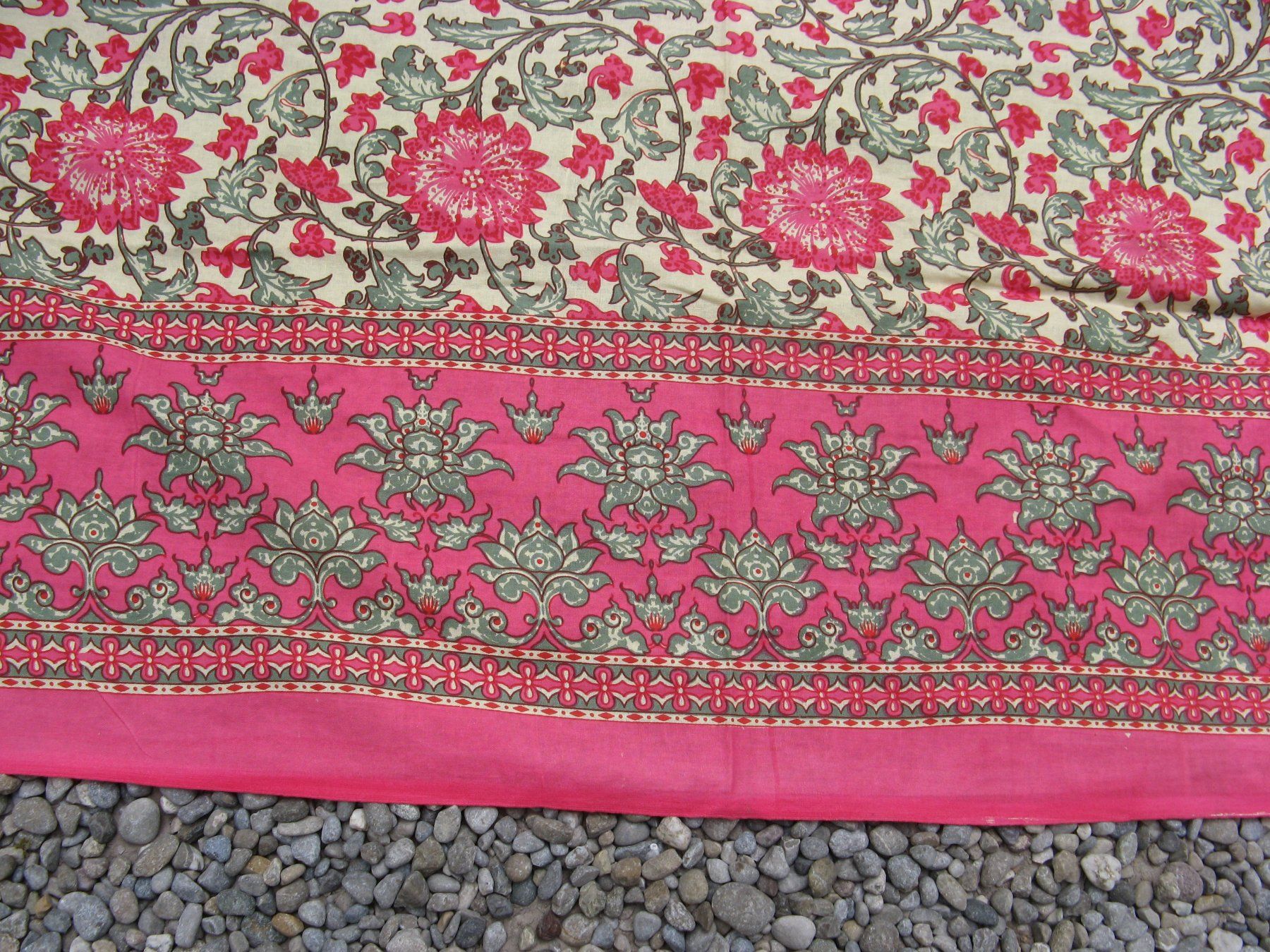 Autre linge de table: Baumwolltuch oder Tischtuch rosa-gelb – Neuf (Voir description) à Zürich par apil 4