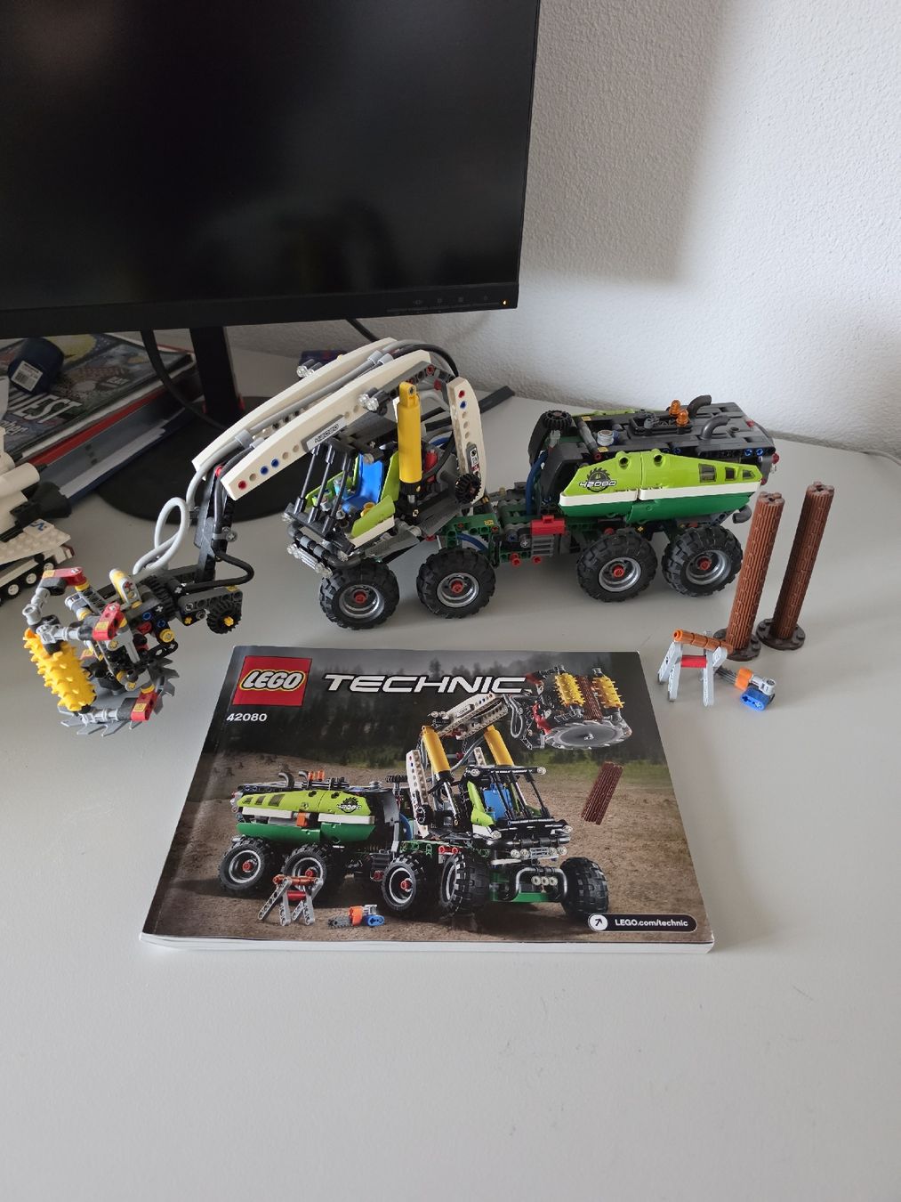 Lego Baukästen: Lego 42080 Forstmaschine – Gebraucht aus Fischbach LU von Micra3