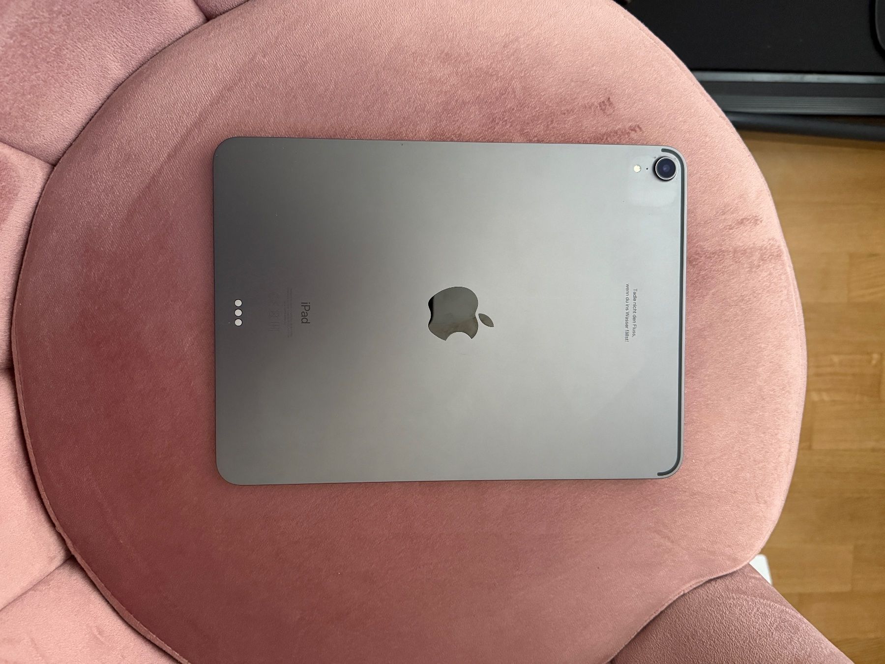 Apple Tablet PC: iPad Pro 11 (1th Gen) Sealed in Box – Usato da Lenzburg venduto da VukiSee 1