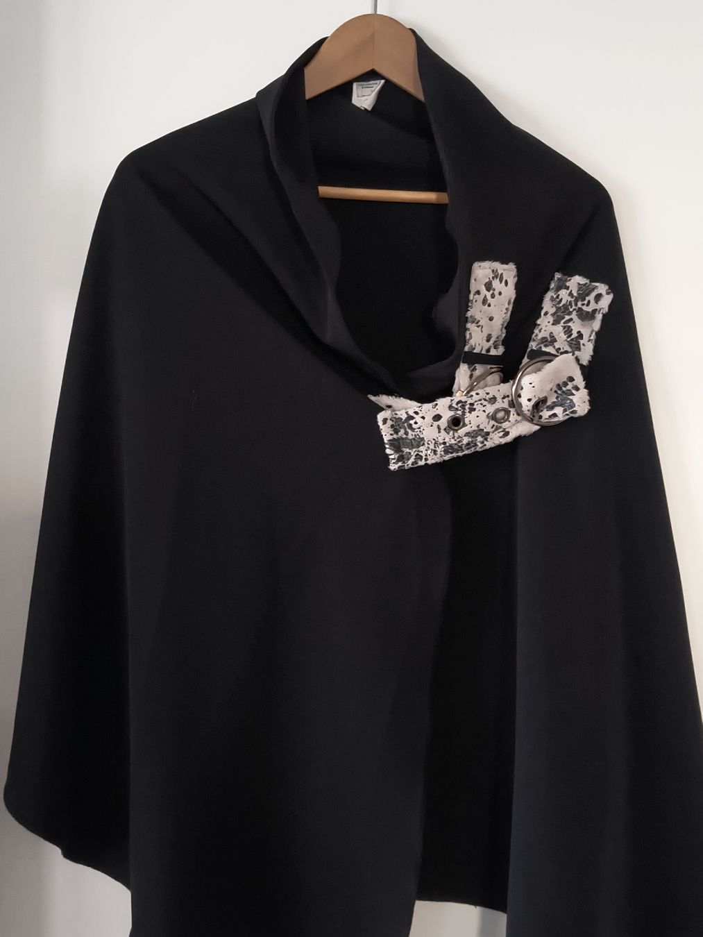 Cappotti: Poncho Elegant Damen Gr. 46 / Coconuda – Usato da Schöfflisdorf venduto da kin_2dp9