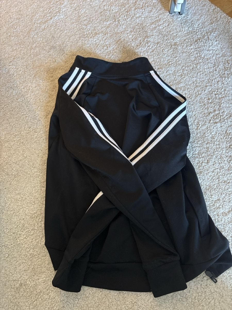 Jacken: Adidas Trainerjacke – Gebraucht aus Winterthur von sequoia499 2