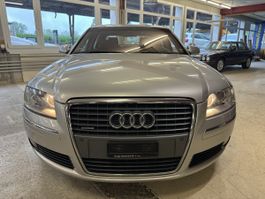 Top gepflegter Audi A8 4.2 FSI Quattro
