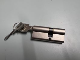 Türzylinder mit 2 Schlüsseln neu!
