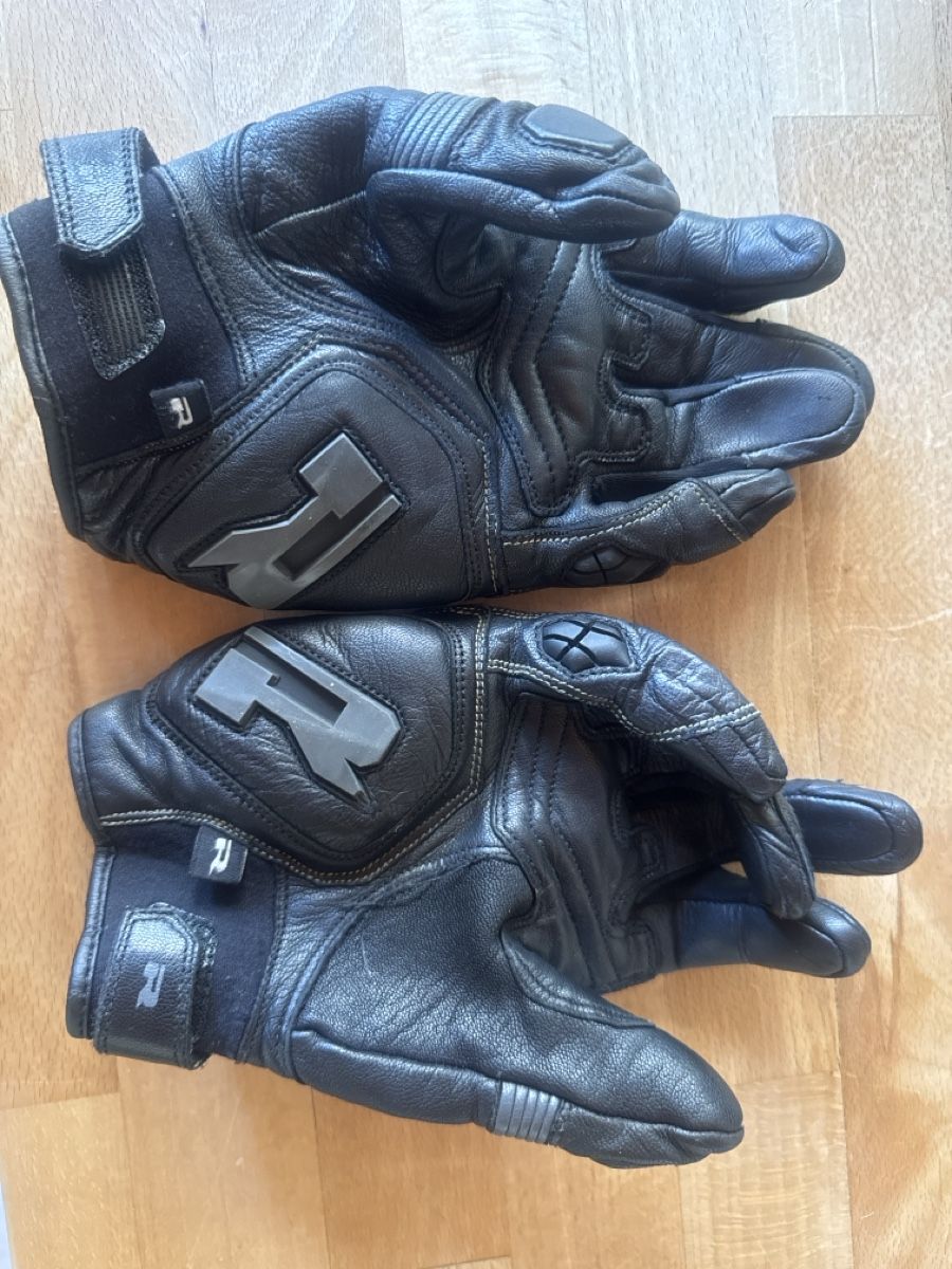 Altri accessori da uomo: Motorradhandschuhe Richa Leder schwarz Gr. L – Usato da Aegerten venduto da David.Singh2004 1