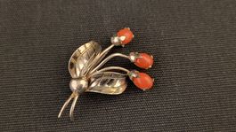 Vintage Silber-Brosche mit Korallen