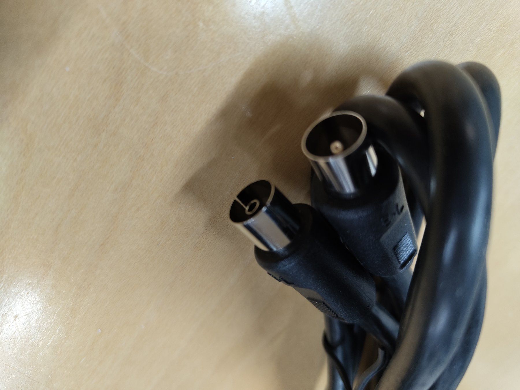 Kabel: Antennenkabel Koax Stecker schwarz 1.5m – Gebraucht aus Emmenbrücke von BlSi 2