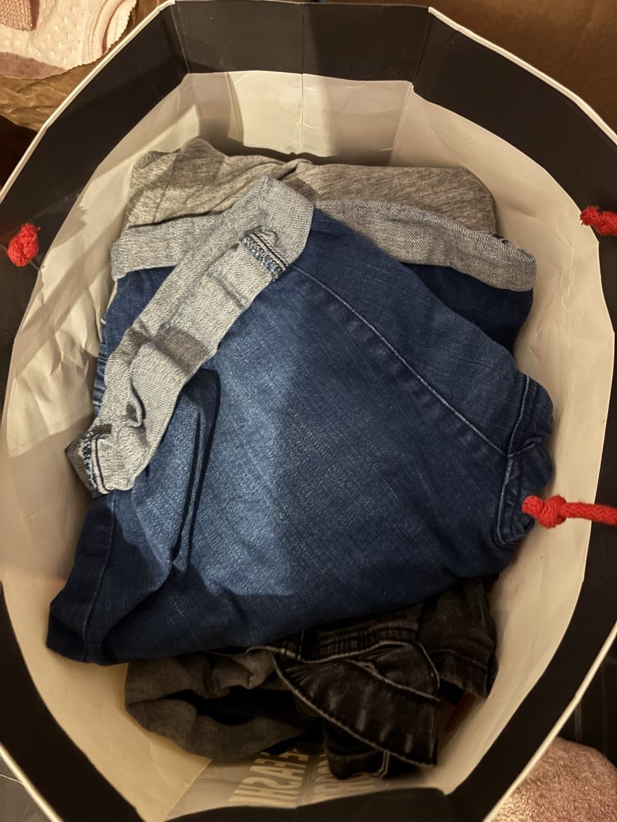 Lotti di vestiti: Schwangerschafts Mode L/XL – Usato da Gontenschwil venduto da mel_rm9k 1