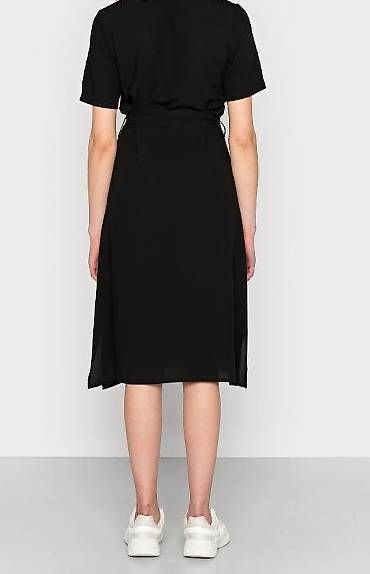 Pieces Kleider: schwarzes Blusenkleid – Gebraucht aus Unterägeri von dom_5l9p 2