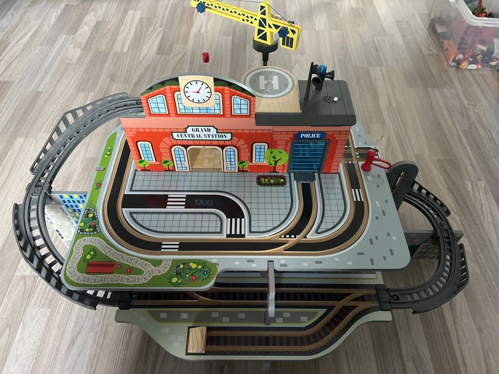 Lidl Holzeisenbahn Bahnhof Anleitung