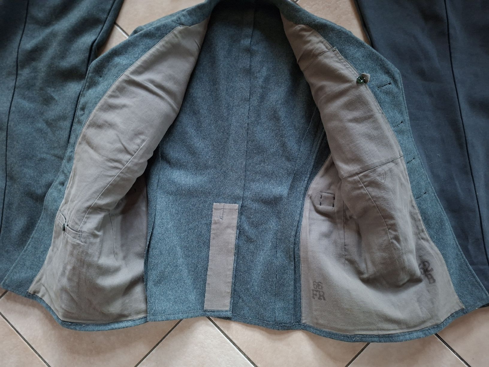 Schweizer Armee Uniformi: Schweizer Armee Militär Uniform  – Usato da Schwanden Sigrisw venduto da len_9yqg 1