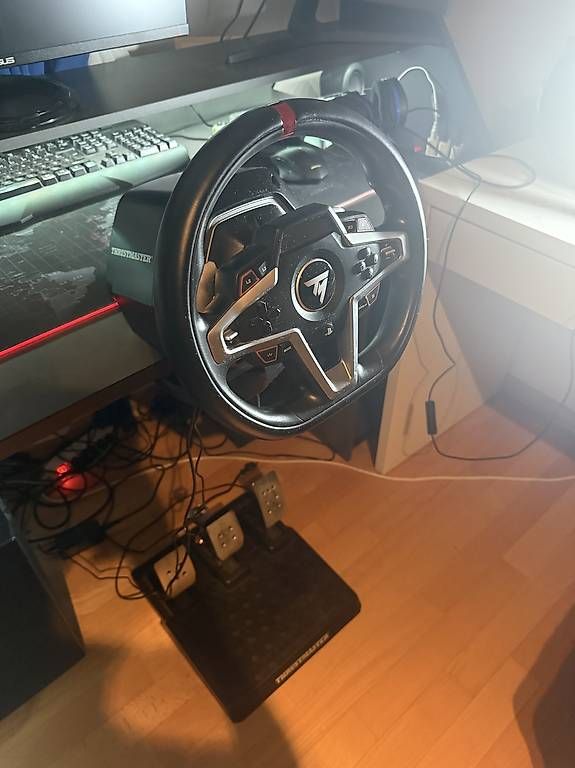 Controller: Thrustmaster T248 + T3PM Pedale  PS5 / PS4 / PC – Usato da bachenbülach venduto da G4609 2