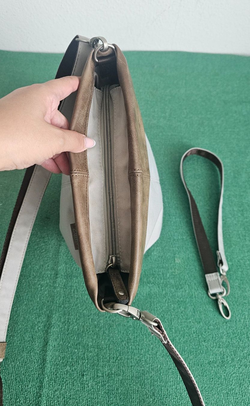 Zwei Borse: *zwei * Umhängetasche oder Handtasche – Usato da Bronschhofen venduto da David80 7