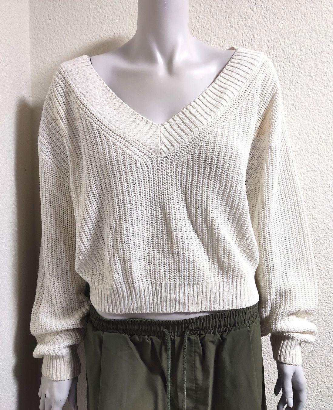Pullover & Sweatshirts: Strickpullover Off-White / Creme Gr. M – Gebraucht aus Biel/Bienne von AnikaNah