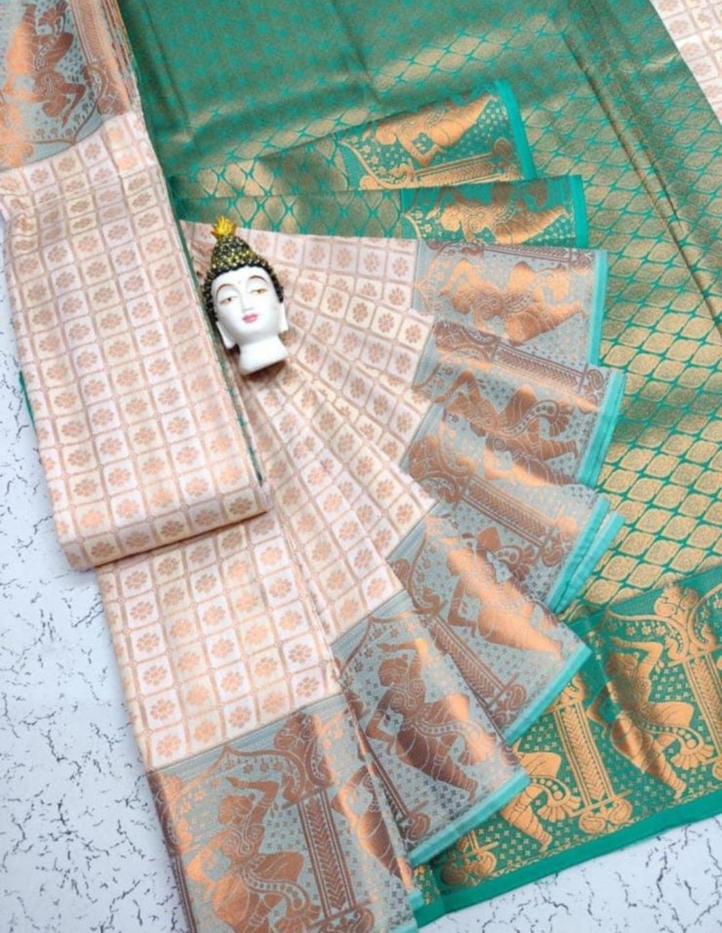 Vestiti: Semi kanchipuram silk saree – Nuovo e nell'imballaggio originale da Les Acacias venduto da minnie6