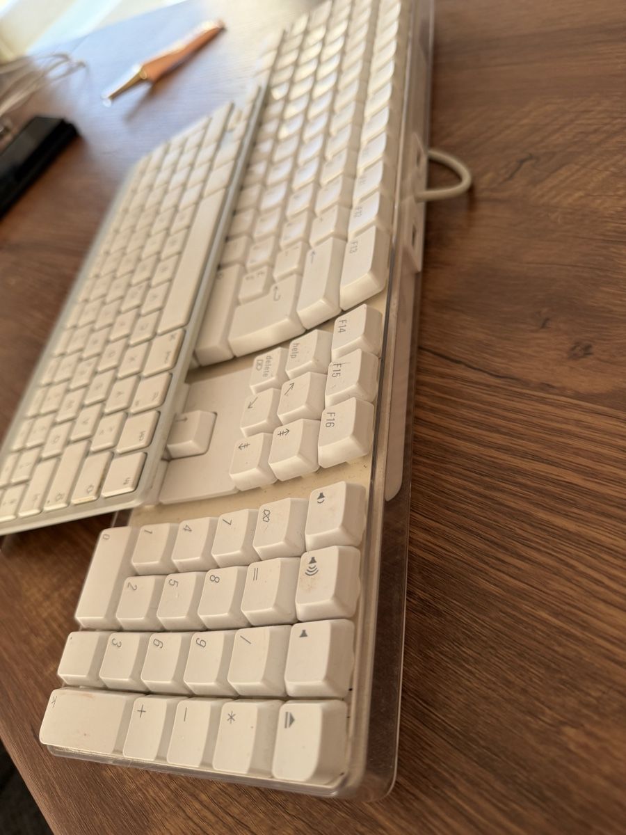 Apple Tastiere: 2 x Apple Tastaturen – Usato da St. Gallen venduto da Emifrei 3