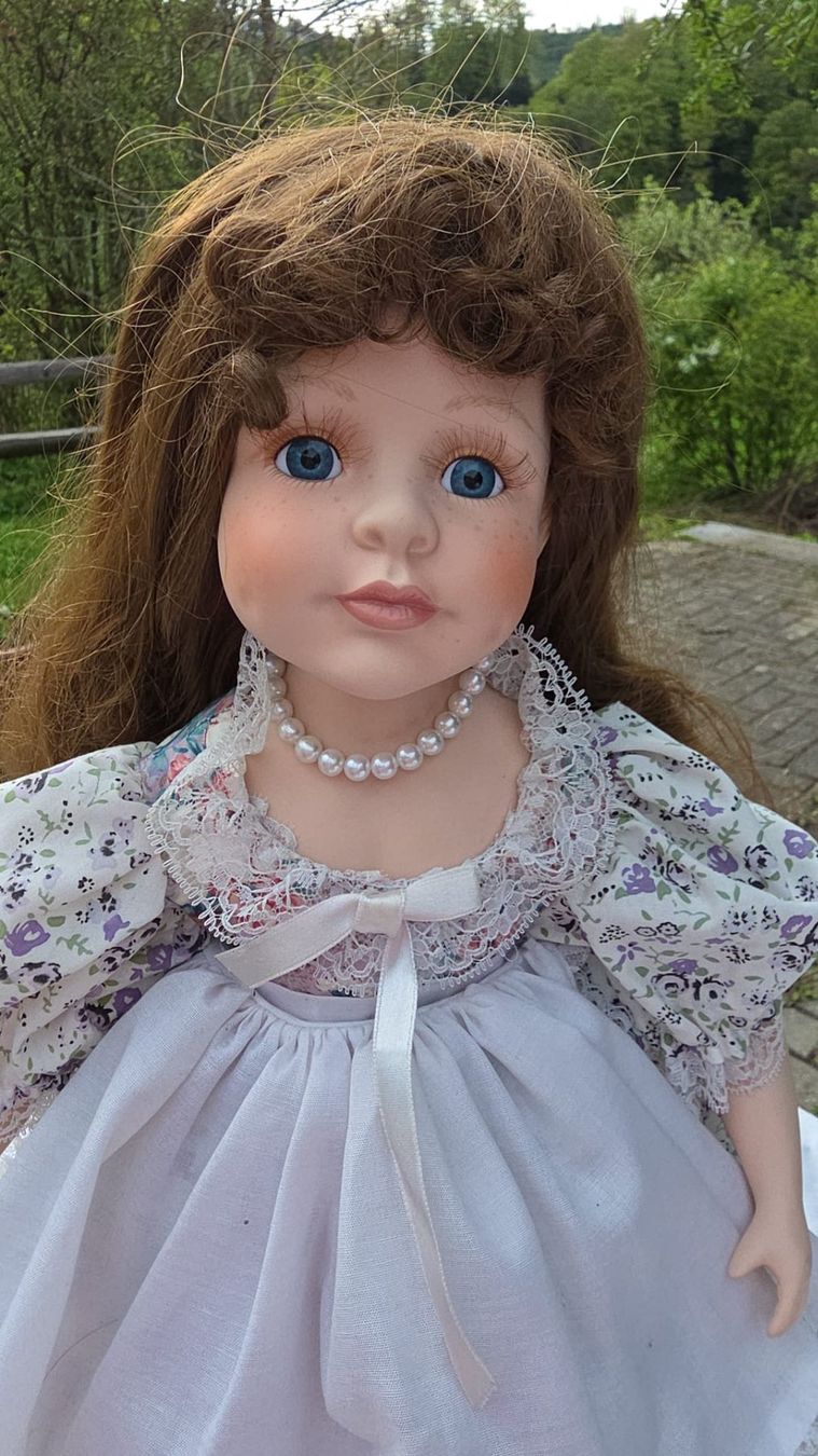 Bambole: Wunderschöne Puppe – Usato da Wolfhalden venduto da Elisabeth_b 1