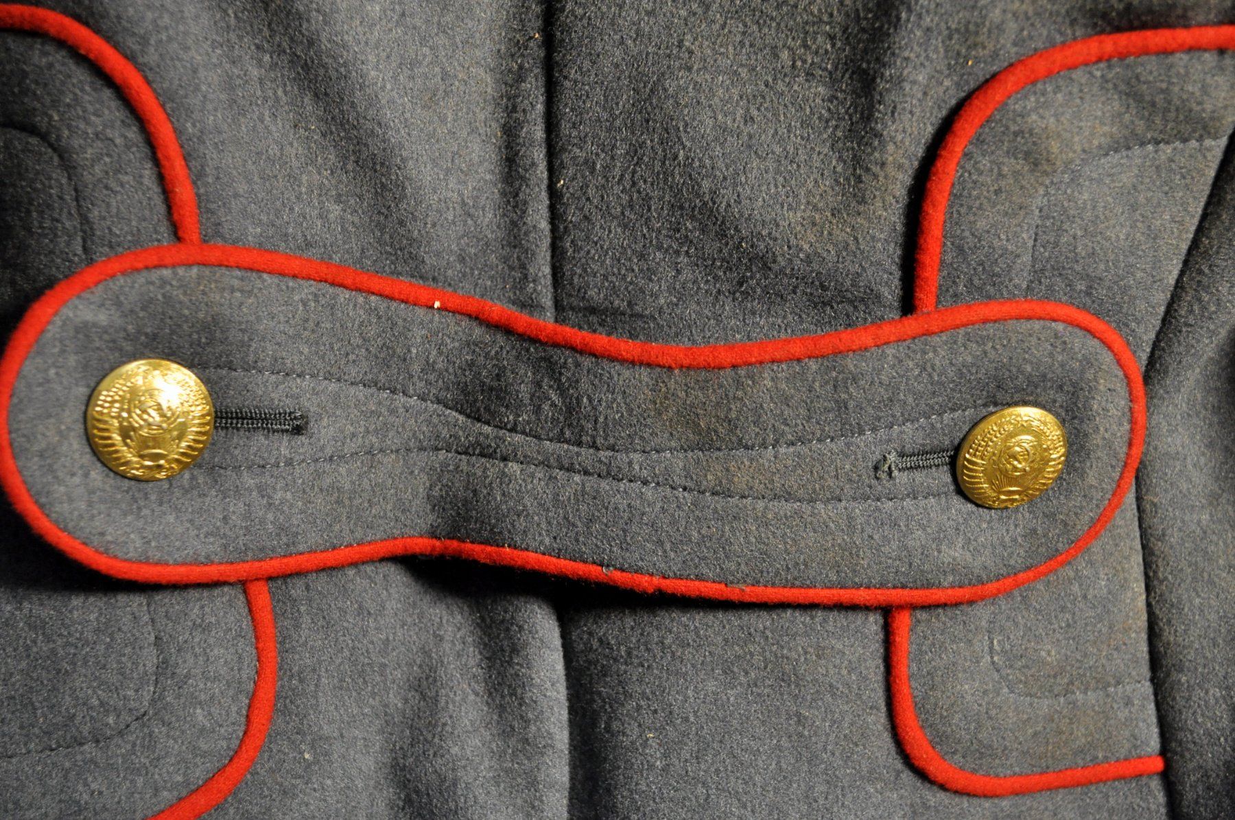 Uniformi: Ancien manteau militaire – Usato da Neuchâtel venduto da Neuchatel 7