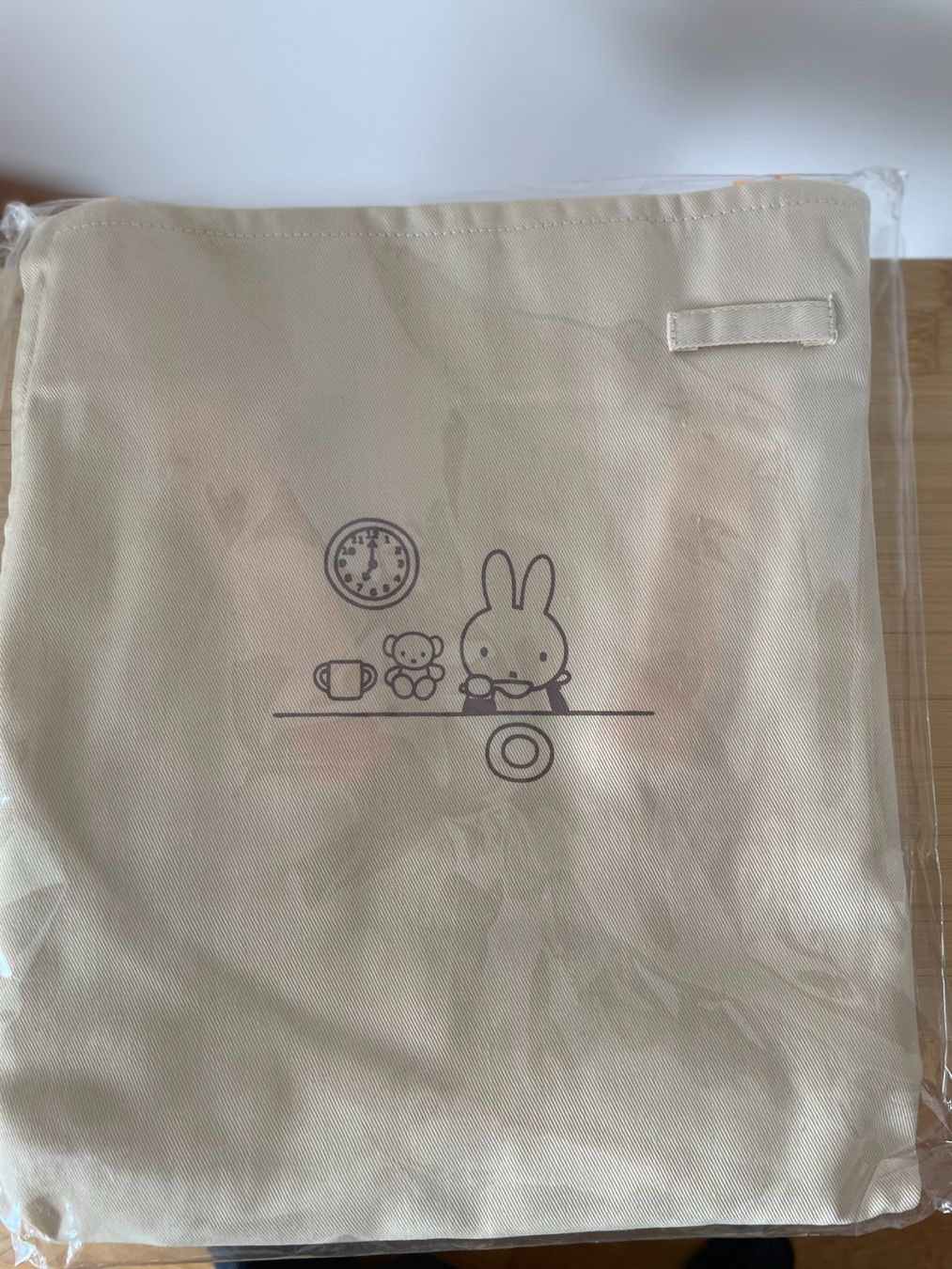 Grembiuli: Tablier de cuisinier Miffy – Nuovo (secondo la descrizione) da Petit Lancy venduto da gil_hr6v 1