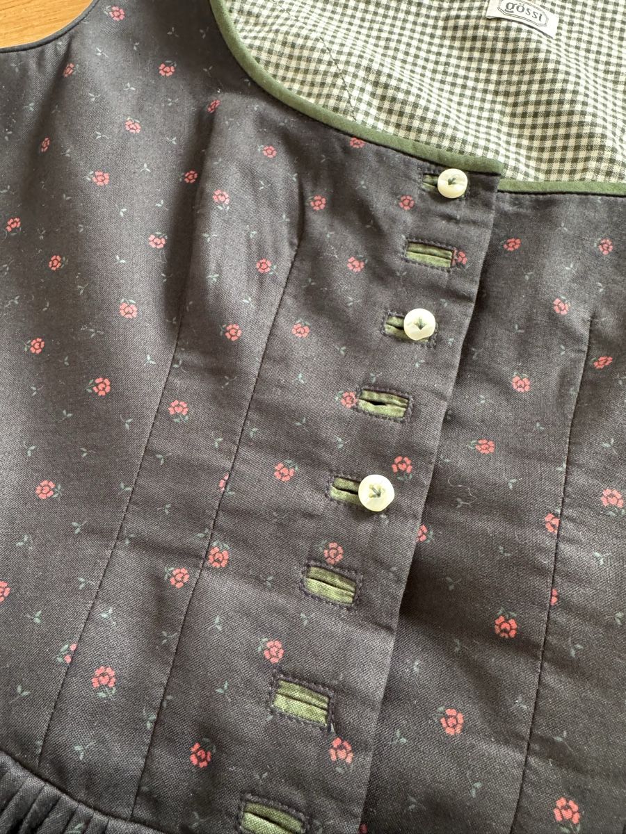 Robes: Dirndl Gössl – D'occasion à Saas im Prättigau par Holliwood 4