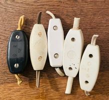 Konvolut Vintage Schnurschalter / Zwischenschalter für Lampe