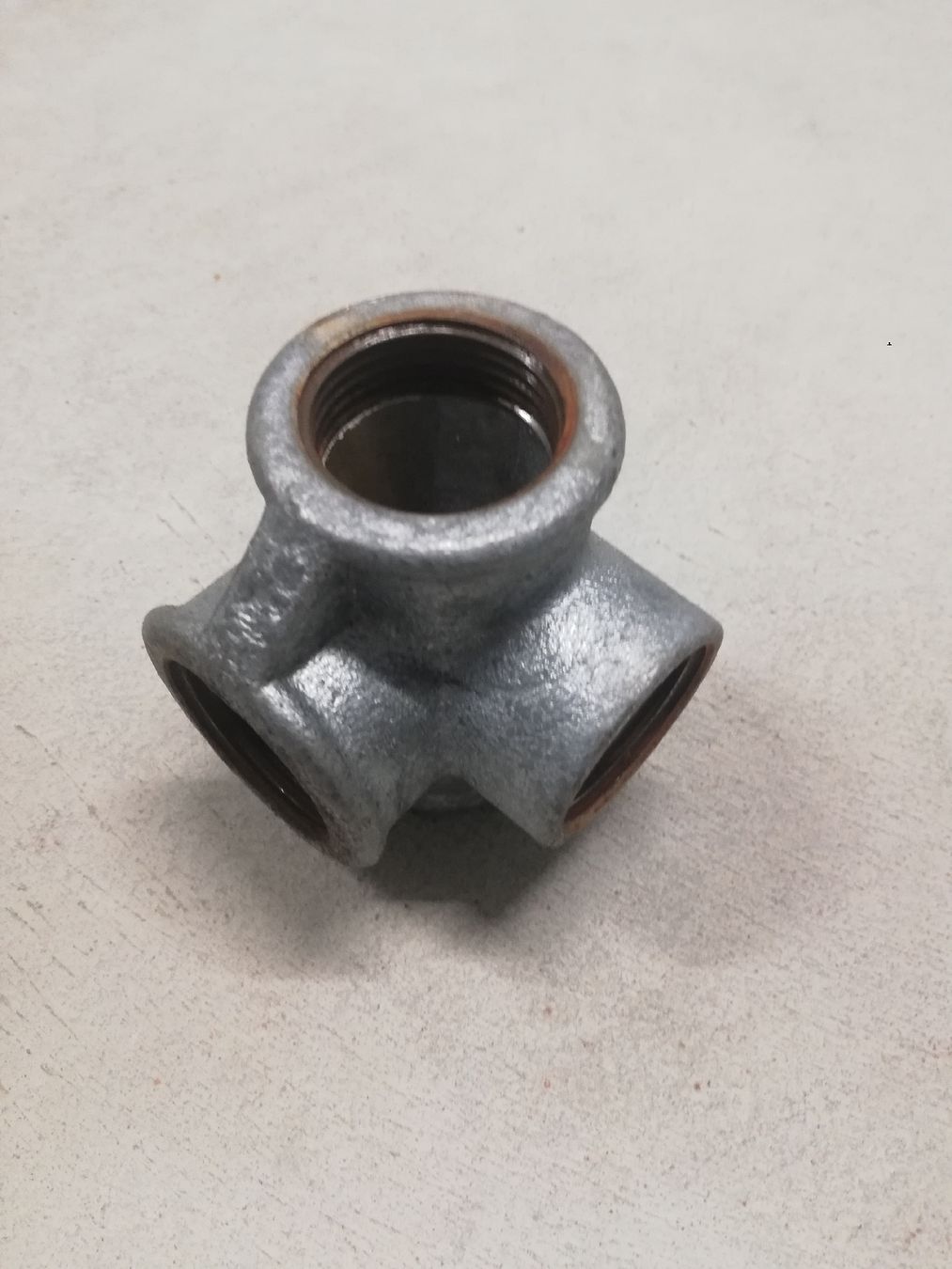 GF Ferramenta: T-Verteiler 90°, verzinkt 1" – Usato da Lyss venduto da 3250er 1