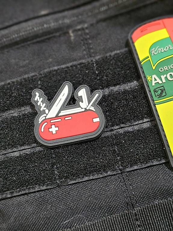 Victorinox Placchette & Badge: 3D Sackmesser-Patch aus PVC / Gummi – Nuovo e nell'imballaggio originale da Frutigen venduto da Darksmash666 1