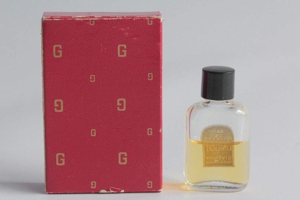 Givenchy Profumi & Eau de Toilette: GIVENCHY Flacon miniature L'interdit – Usato da Vandoeuvres venduto da Dom-Tom 1