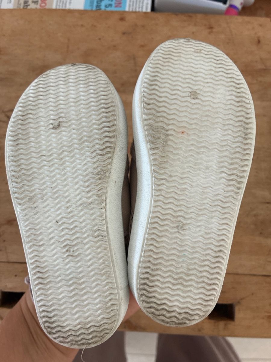H&M Chaussures hommes: Loafer / Slipper / Sneaker Gr 25 – D'occasion à Rifferswil par nahug 1