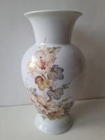 Wunderschöne Blumenvase aus Porzellan mit Golddekor!