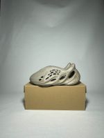 Adidas Yeezy Foam RNNR Stone Sage 40.5