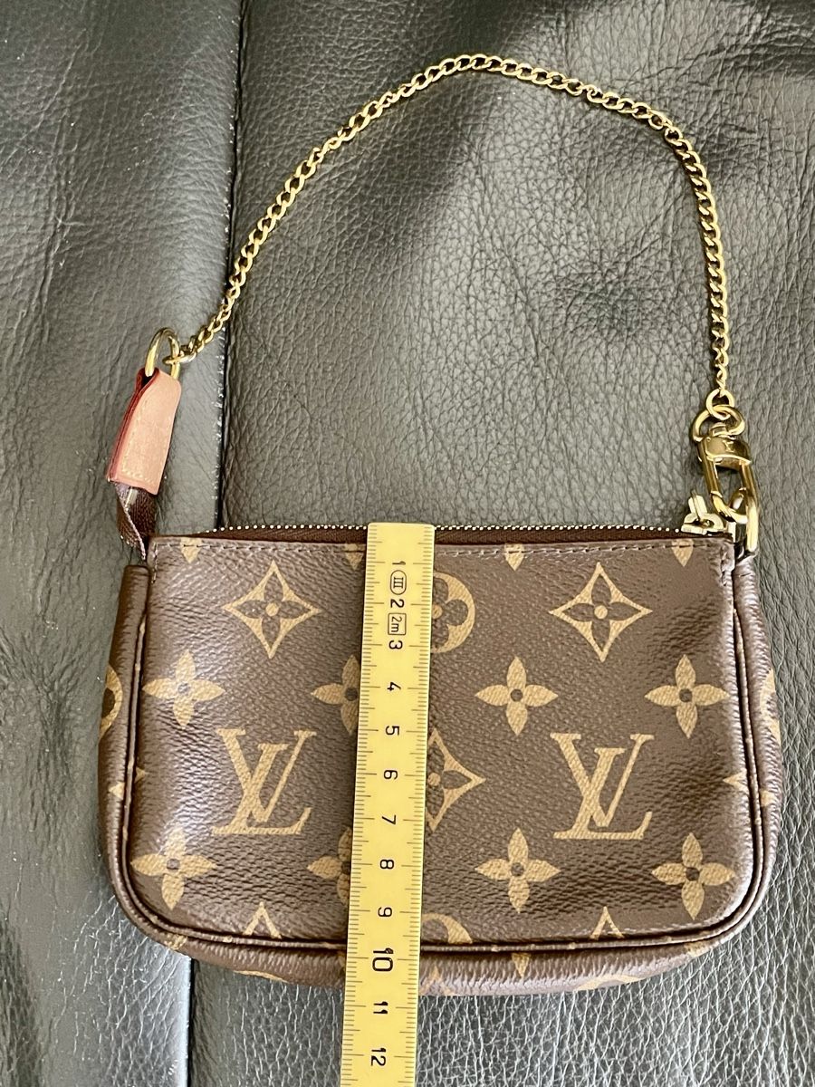 Louis Vuitton Taschen für Damen: Louis Vuitton Mini Pochette Accessoires – Gebraucht aus Richterswil von Prangins9 7
