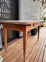Schöner Vintage-Holztisch / kleiner Schreibtisch