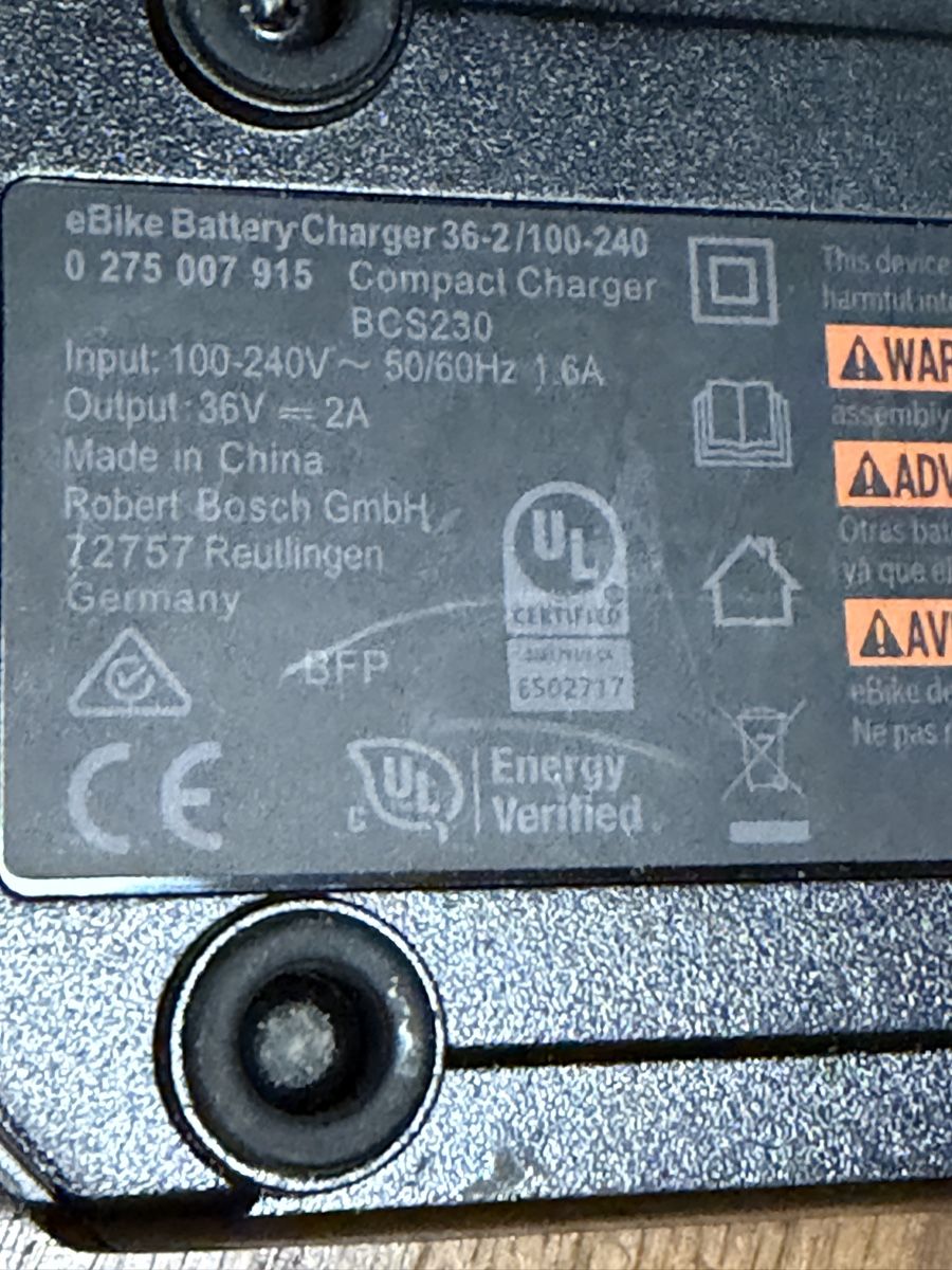 Chargeurs: Bosch Aufladegerät – D'occasion à Solothurn par fluri79 1