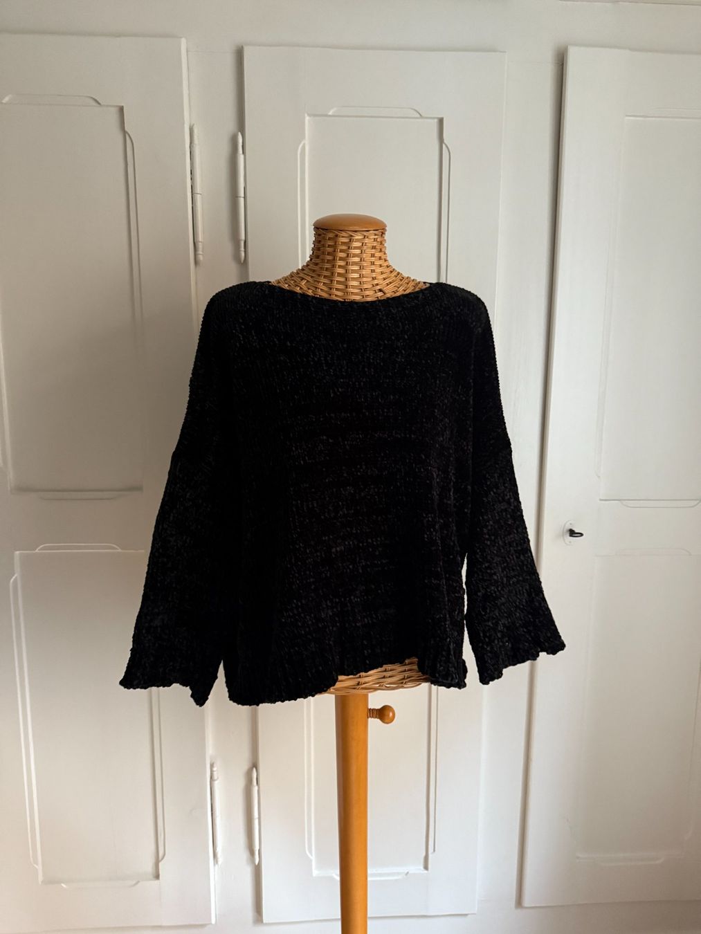 Pulls & Sweat-shirts: SUBDUED - Strickpullover schwarz oversized – D'occasion à Zürich par Diazaio