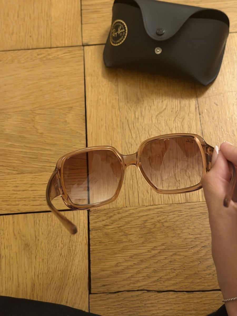 Ray-Ban Occhiali & Lenti: Ray-Ban Sonnenbrille mit Etui – Usato da Bern venduto da jol_8hxs 2