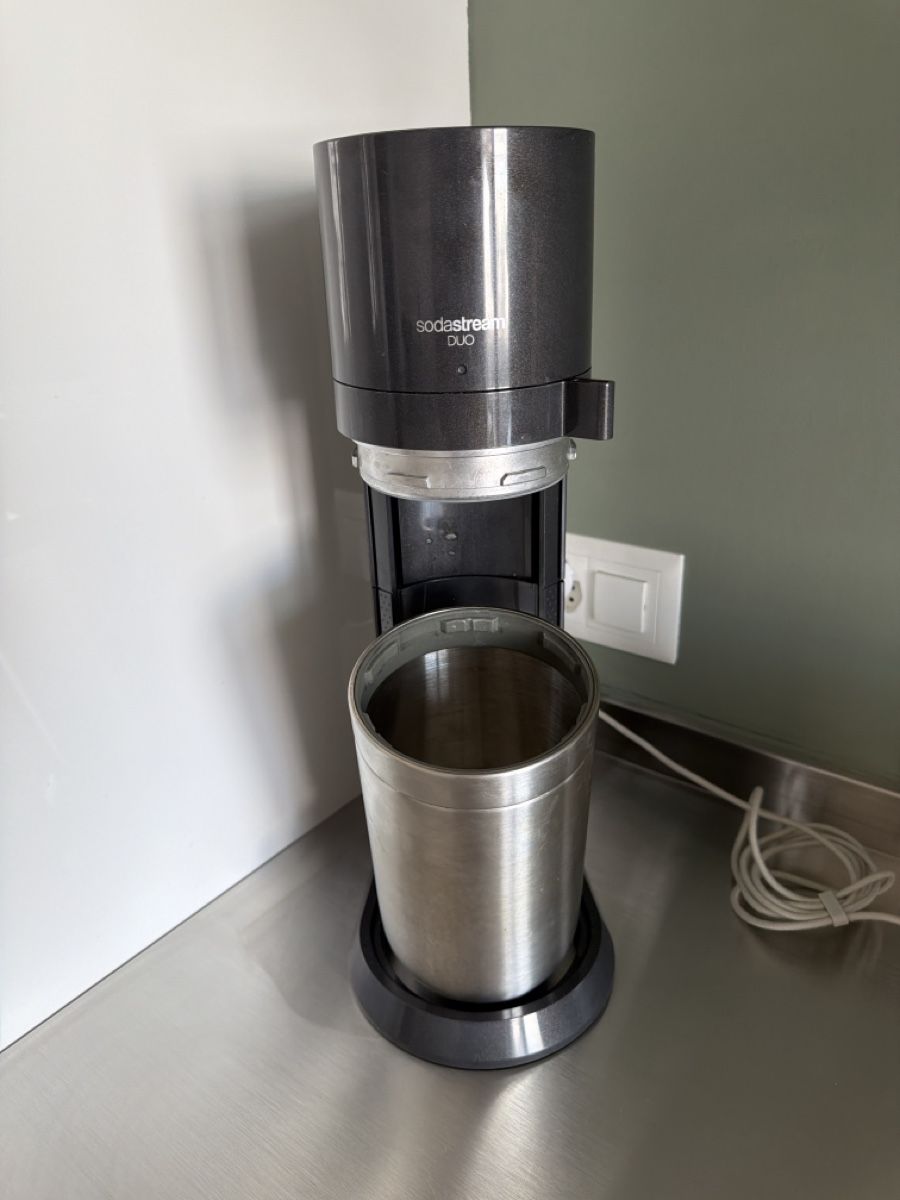 Appareils de cuisine: Soda Stream DUO mit 4 Flaschen  – D'occasion à Basel par tho_bei 1
