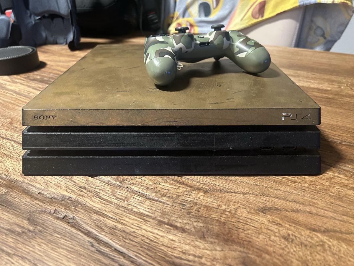 Sony Consoles: PS4 Pro 1TB – D'occasion à Rudolfstetten par mel_q6mh 1