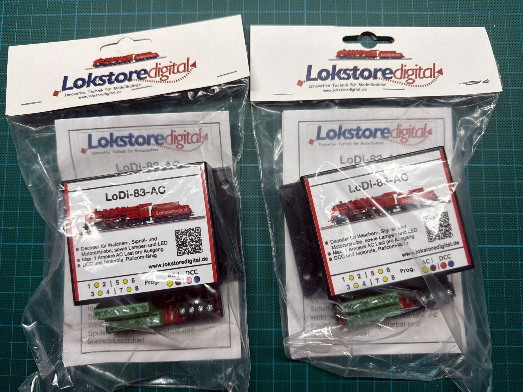 Modellini di ferrovie: 2 Stück LokStoreDigital LoDi-83-AC Decoder - Neu – Nuovo e nell'imballaggio originale da Betschwanden venduto da Miau