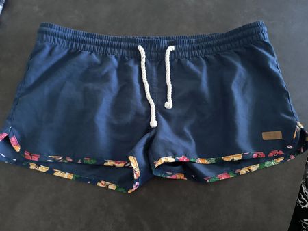 Protest Schwimmshorts Gr. L, Damen Dunkelblau, Blumen