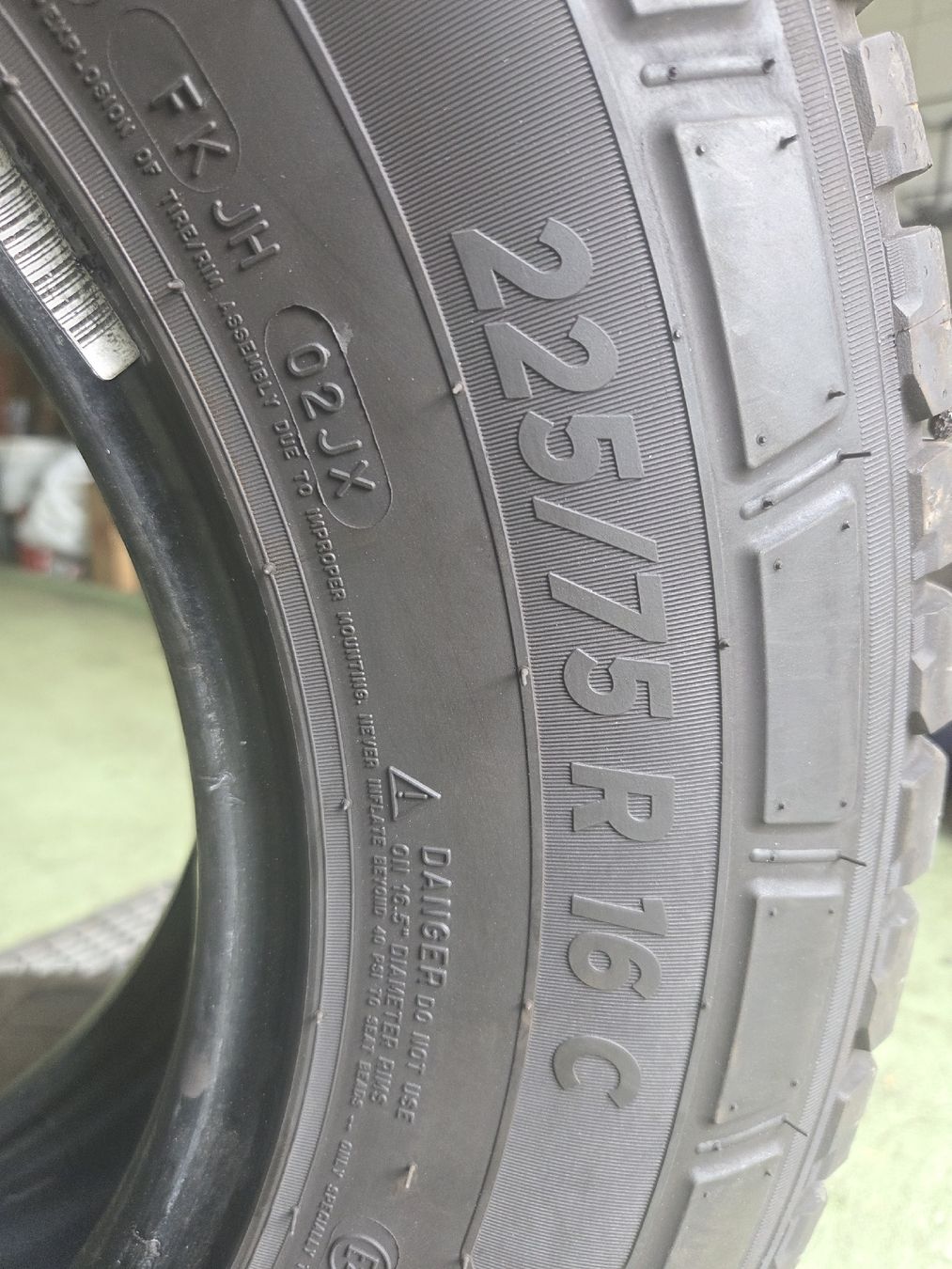 Pneus & Kompletträder: 2x michelin 275/65R16C – Gebraucht aus Solothurn von LYRELA 2