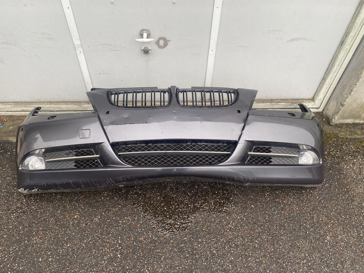 BMW Tutti pezzi di ricambio auto: BMW E90 E91 vorne Stossstange – Usato da Biel/Bienne venduto da ada54 1