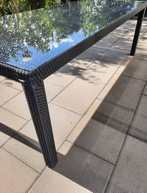 Rattantisch schwarz mit Glasplatte Kaufen auf Ricardo