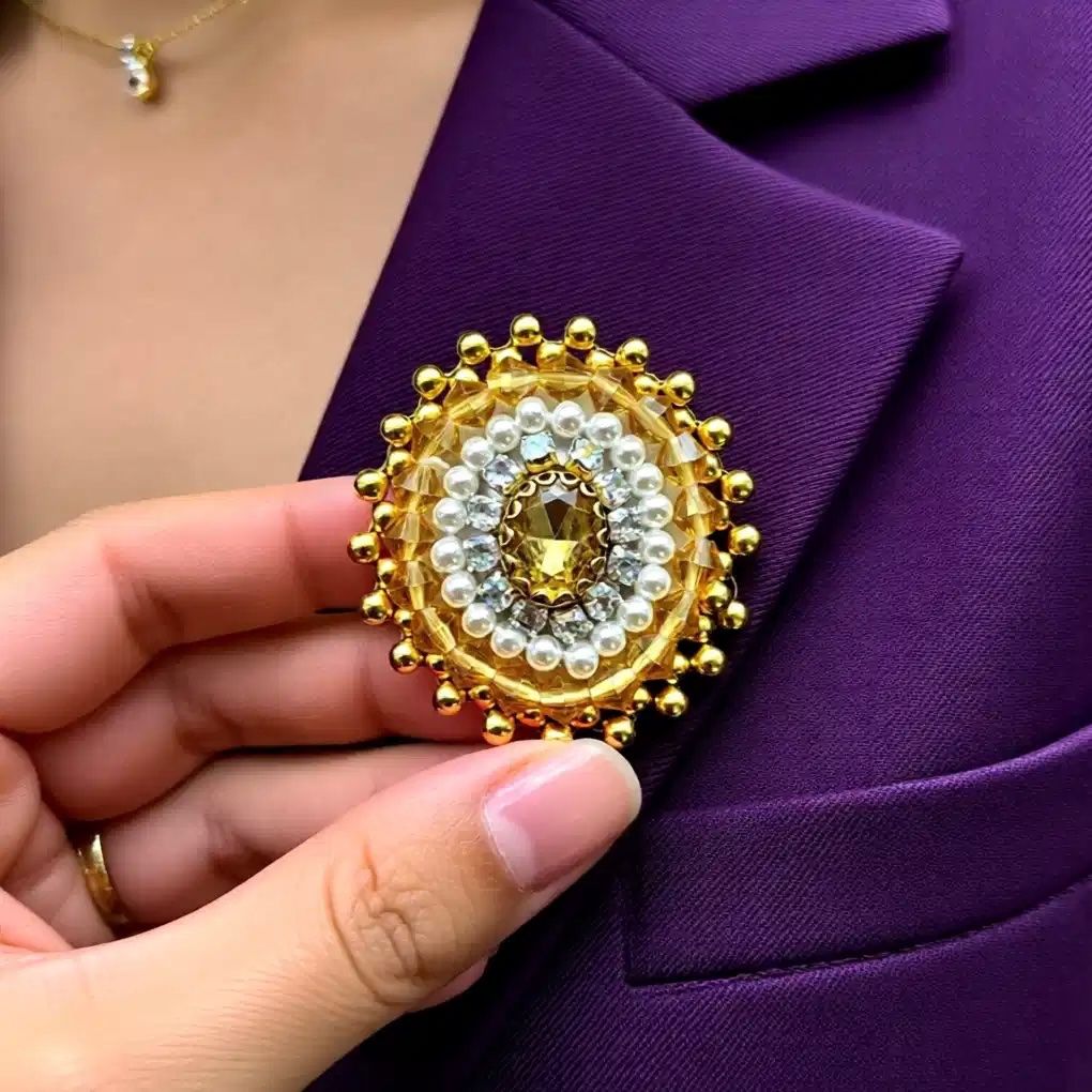 Broschen & Nadeln: Luxus Royal Brosche | Handgemachte Brosche | Brautschmuck – Neu und originalverpackt aus Vals von ABA-Atelier 6