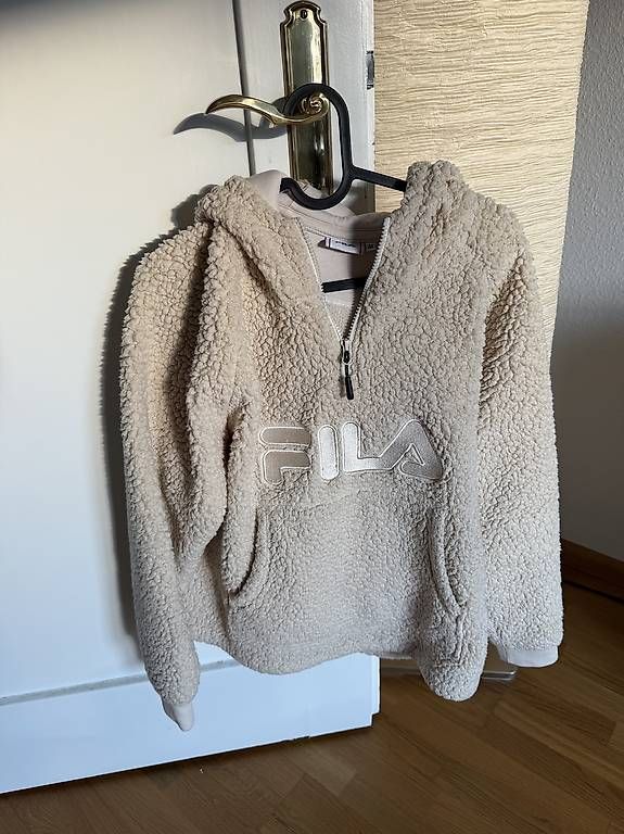 Pullover & Sweatshirts: Fila Fleece Pullover M  – Gebraucht aus Basel von momo.st