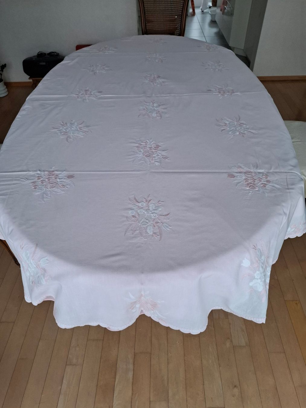 Altra biancheria da tavola: Tischdecke oval mit Unterdecke – Nuovo (secondo la descrizione) da Uster venduto da Bachtel_2006