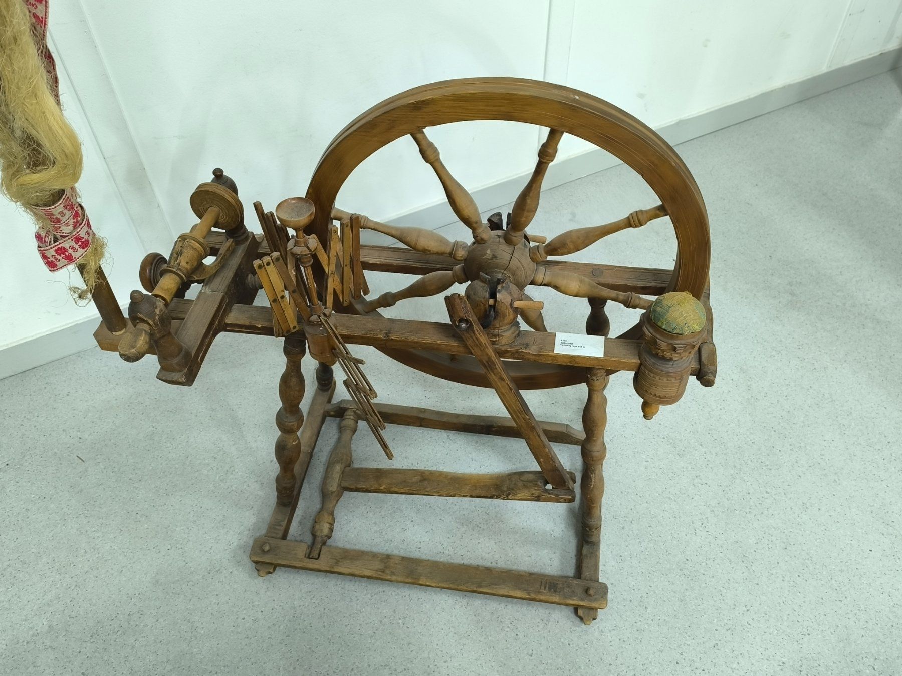 Ruote per filare: antikes Spinnrad – Usato da Rüti ZH venduto da Restwert_Rueti_ZH 1