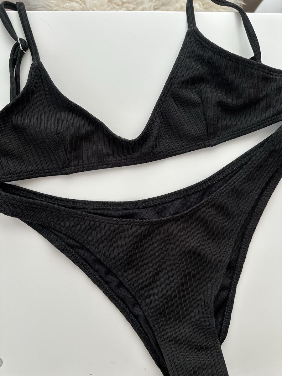 Costumi da bagno & Bikini: Bikini schwarz gerippt Grösse S neu – Usato da Frauenfeld venduto da vanyllua