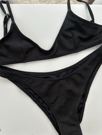 Bikini schwarz gerippt Grösse S neu