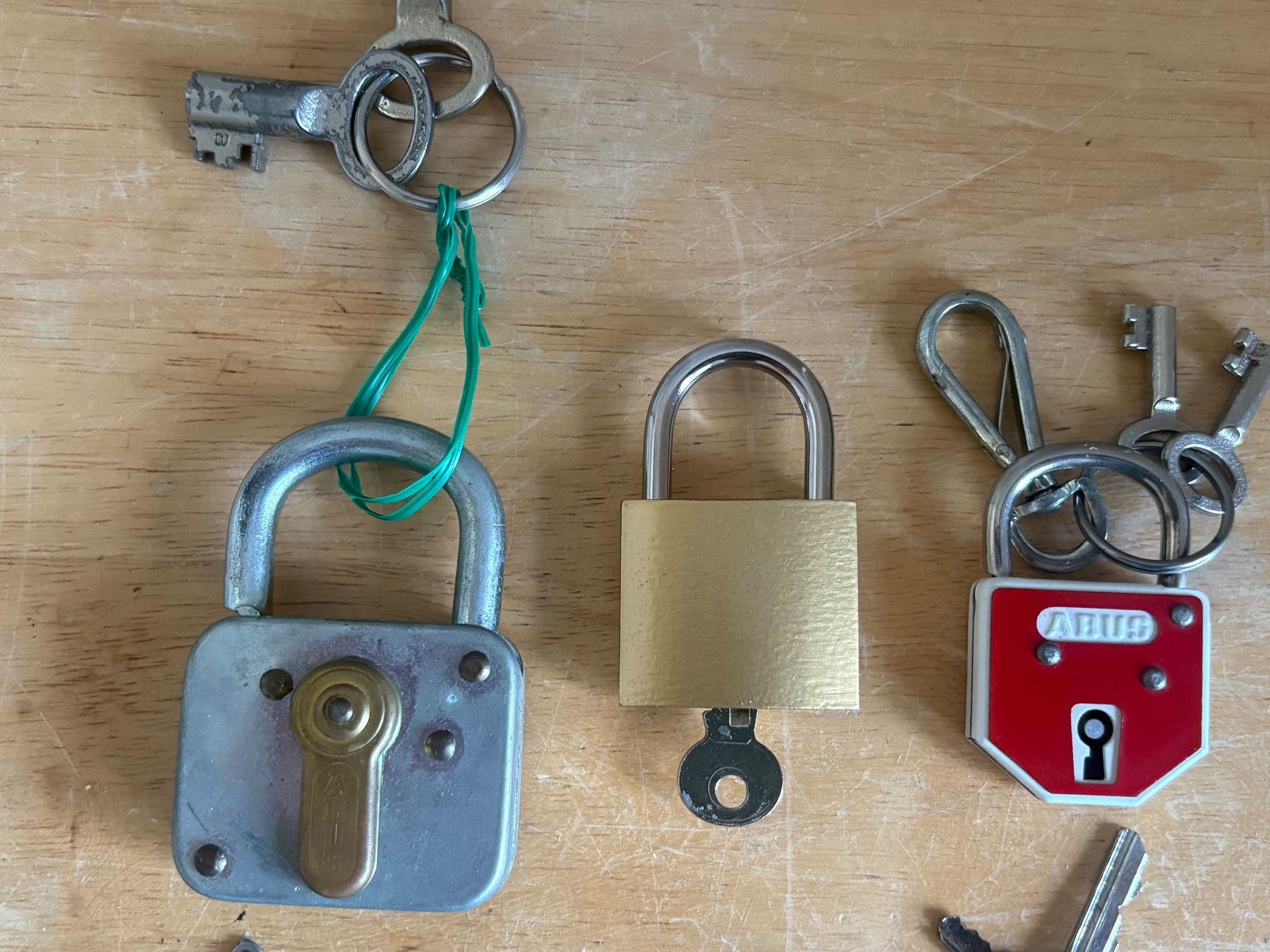Cadenas: Vorhängeschloss Set diverse Marken gebraucht</div> – D'occasion à Frick par Rukki 1